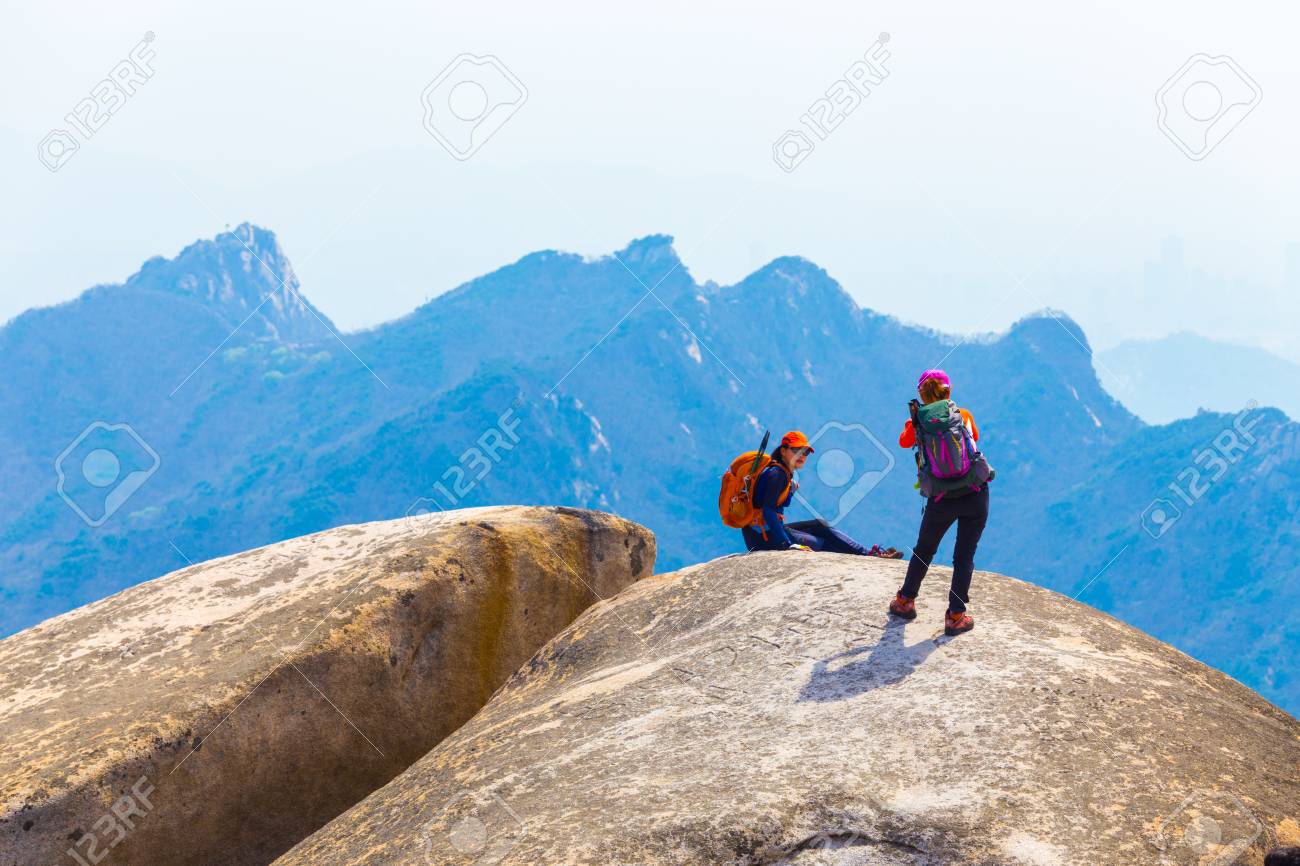 korean hiking clothes