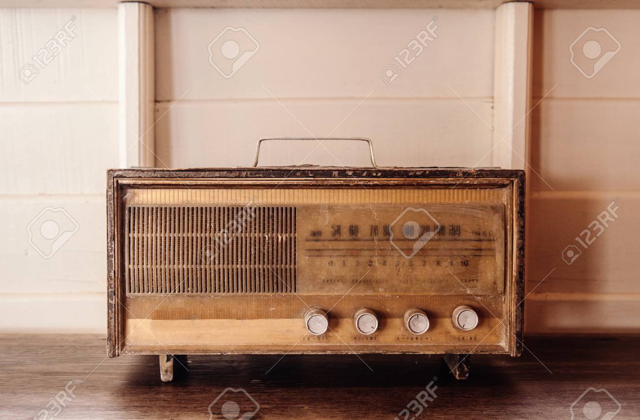 新品 昭和レトロ ノスタルジックなアンティークデザイン 電波障害に強い ラジオ ラジオ Alrc Asia