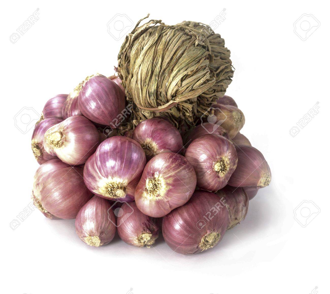 赤玉ねぎ 紫玉ねぎとも呼ばれますが紫がかった赤い皮膚とタマネギの品種 の写真素材 画像素材 Image