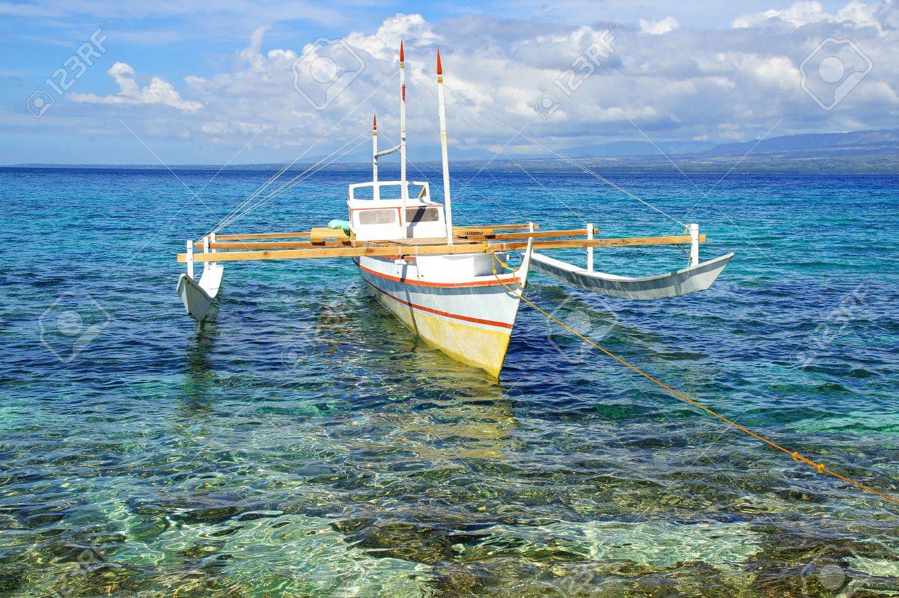 バンカと美しい海の風景 アポ島 フィリピン の写真素材 画像素材 Image