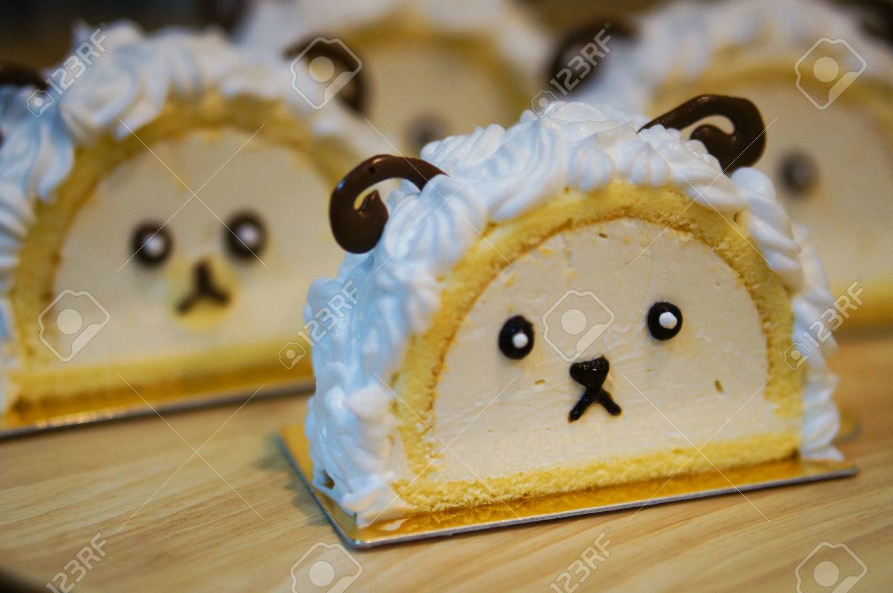 Petit Mouton Gateau Roule Banque D Images Et Photos Libres De Droits Image