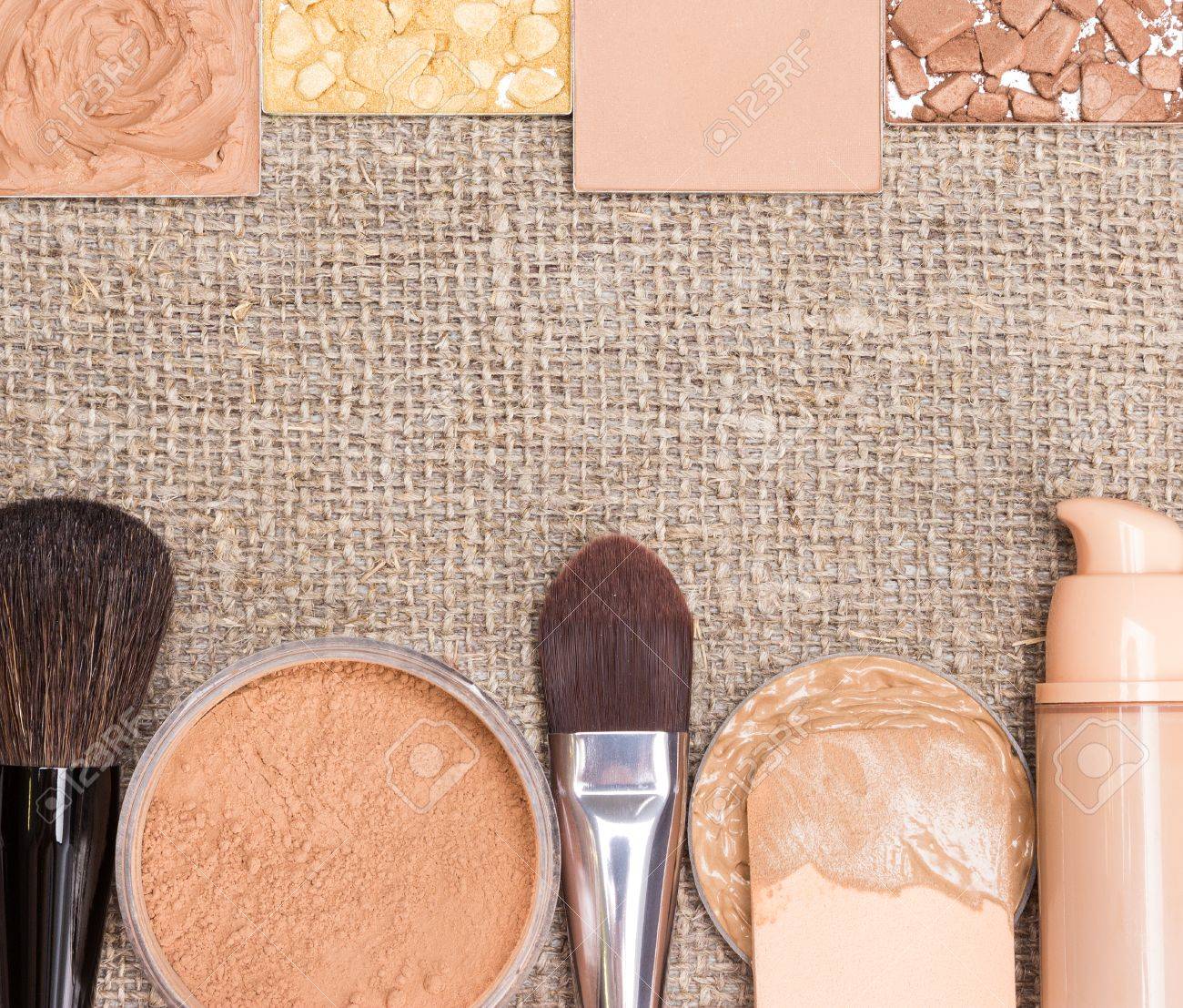 liquid compact powder