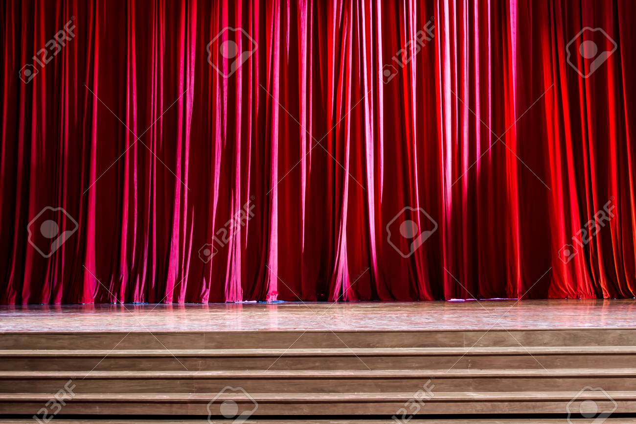 Les Rideaux Et Le Parquet De Scène Avec Des Escaliers En Théâtre ... Les Rideaux Et Le Parquet De Scène Avec Des Escaliers En Théâtre ...