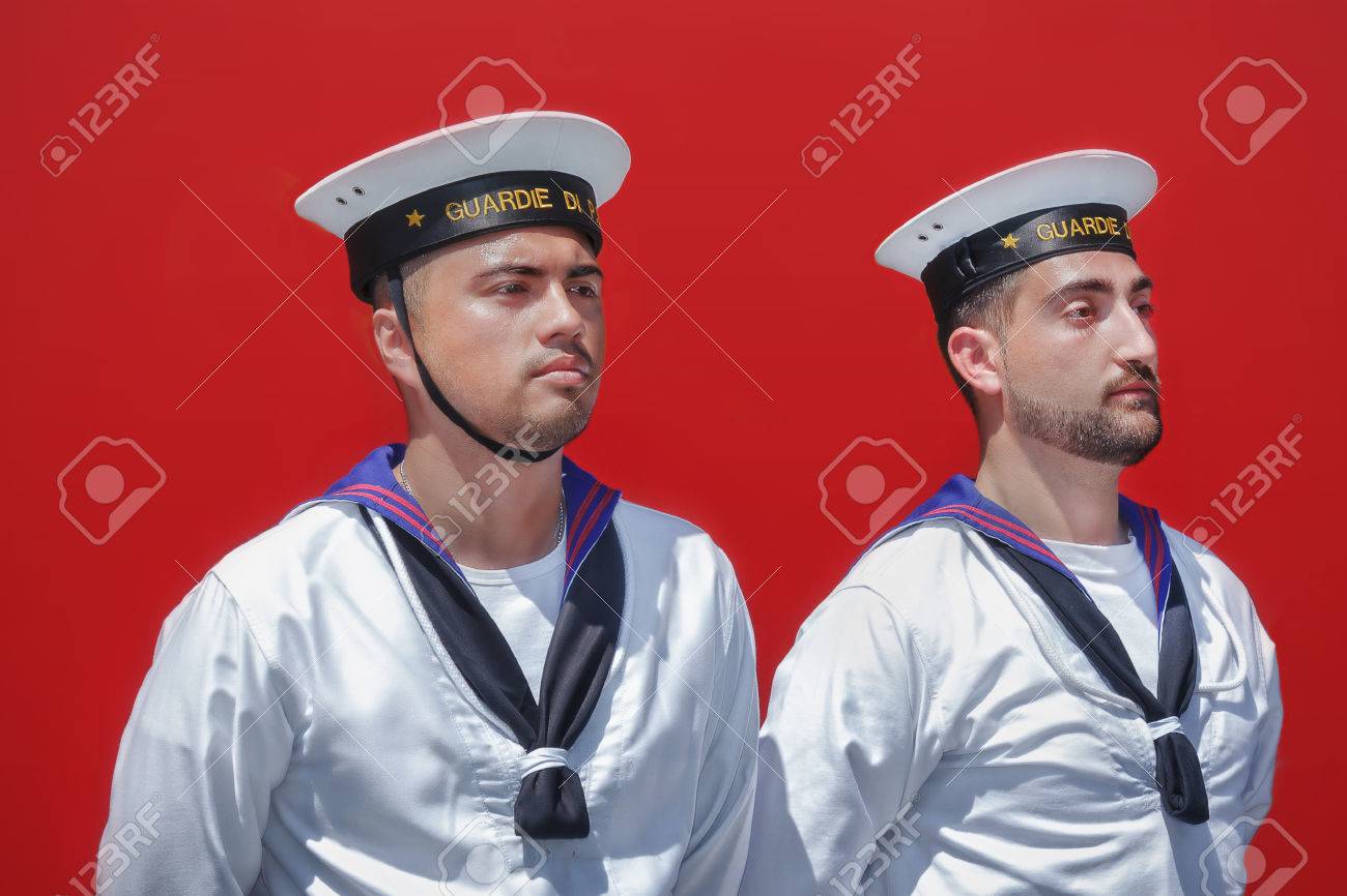 ローマ, イタリア - 2012 年 5 月 25 日: 制服歴史的海軍警備隊公安