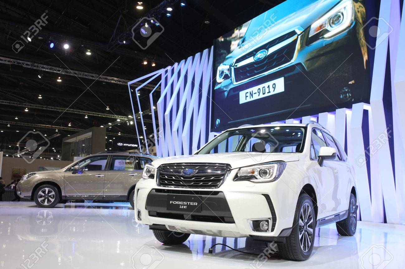 37 バンコク国際タイ モーター ショー 16 年 16 年 3 月 26 日にタイのバンコクで 白い車でバンコク 3 月 31 日 スバル フォレスター 2 0 Xt の写真素材 画像素材 Image