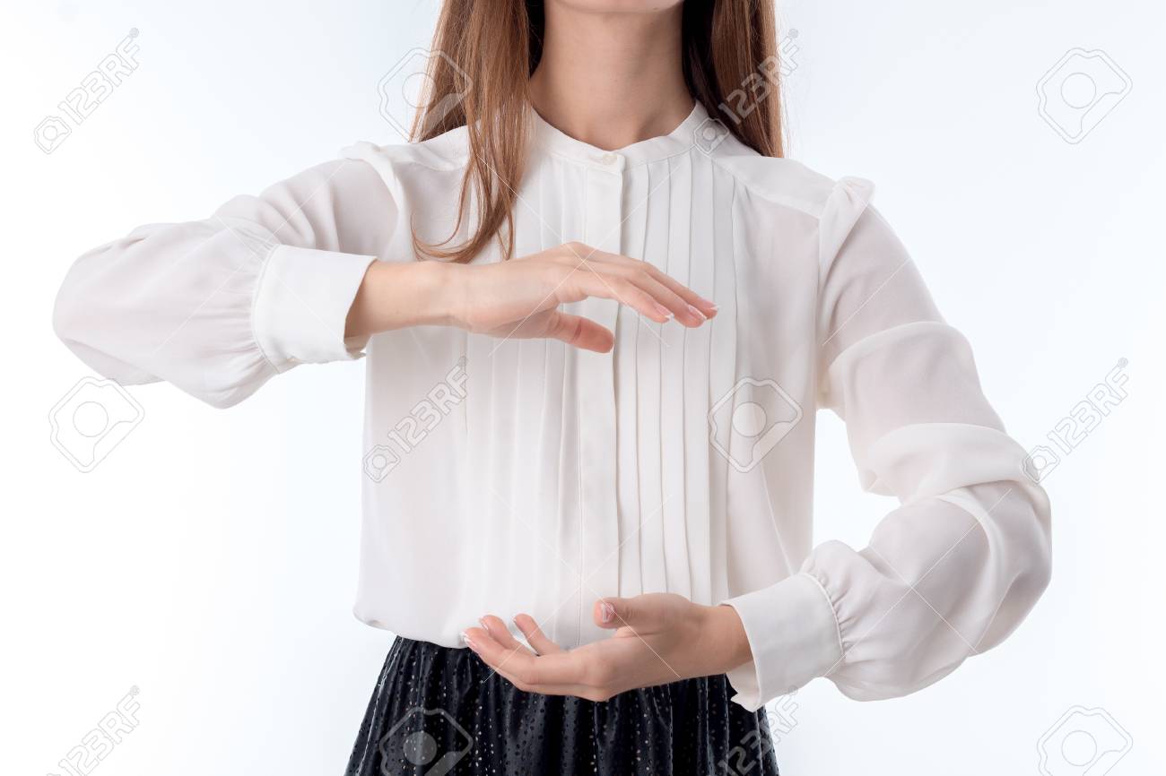 別の反対の前で手を繋いでいる白シャツの女の子 の写真素材 画像素材 Image