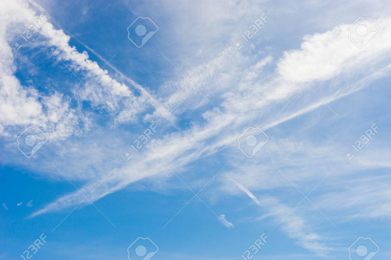 青い空 青い空に飛行機のトレース クロス上航空機凝縮コース 飛行機雲 からクラウド クロス X します の写真素材 画像素材 Image 青い空 青い空に飛行機のトレース クロス上航空機凝縮コース 飛行機雲 からクラウド クロス X します の写真素材 画像素材 Image