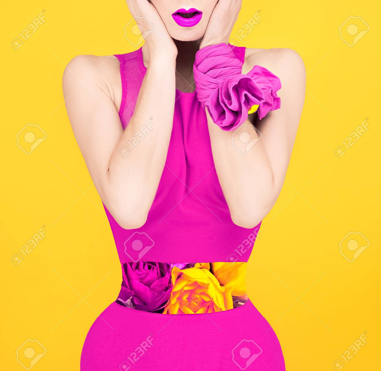 Surprise fashion lady in a crimson color style. Spring, flowers, roses - 35844440 Surprise fashion lady in a crimson color style. Spring, flowers, roses - 35844440