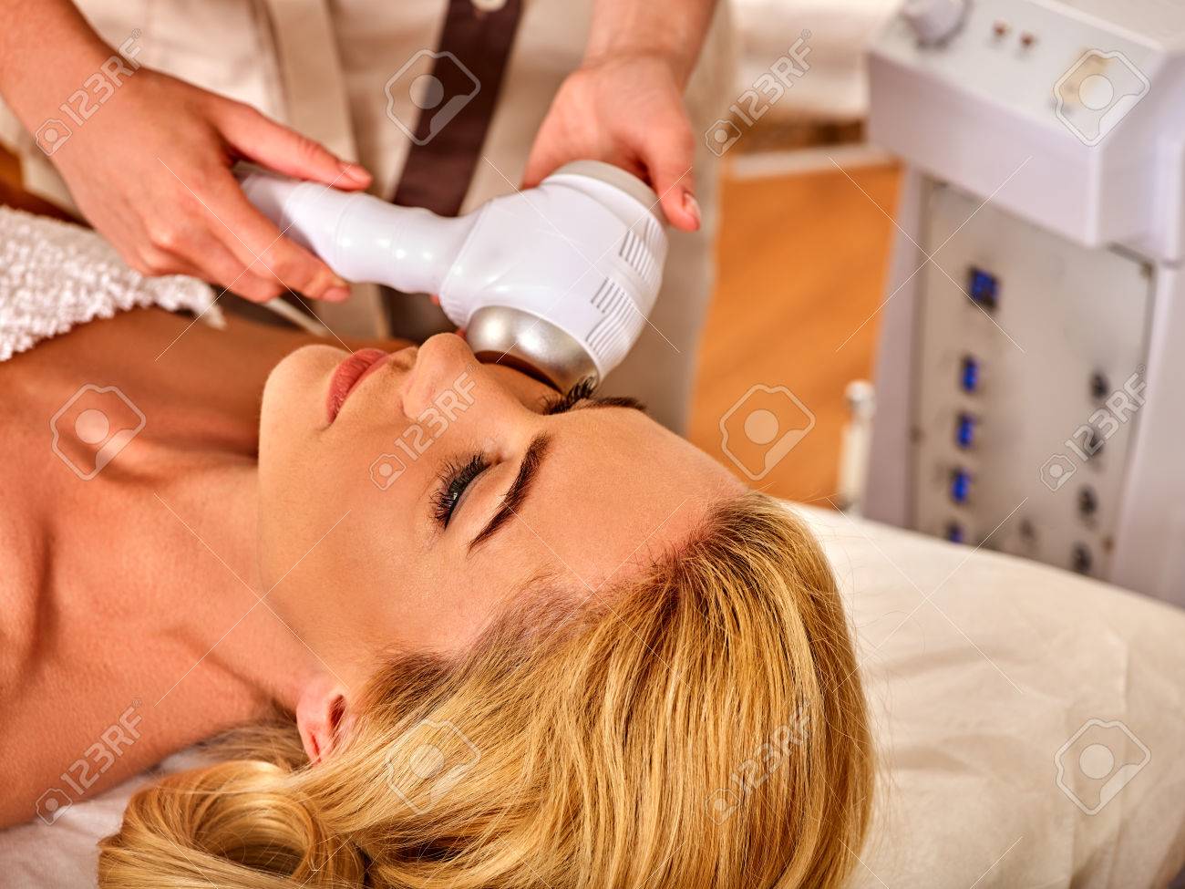 ultrasonic facial