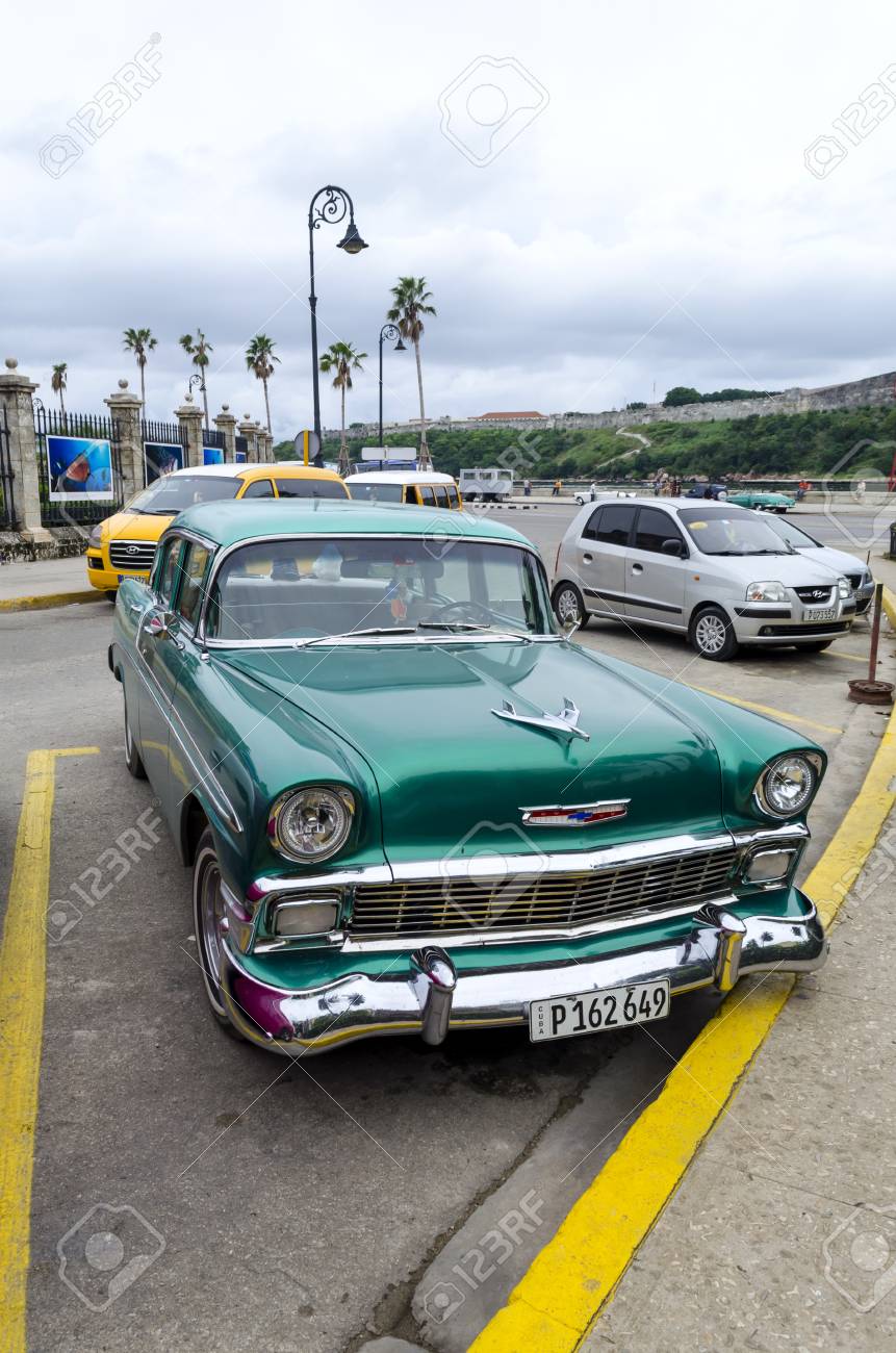 American Classic Cars >> American Classic Cars Waiting For Tourists On 10 December 2015 American Classic Cars >> American Classic Cars Waiting For Tourists On 10 December 2015