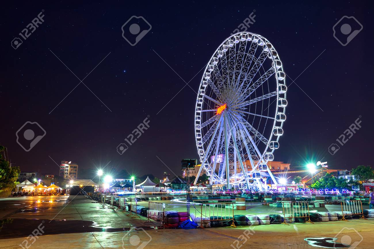 夜の観覧車 タイのバンコクで Asiatique の写真素材 画像素材 Image 夜の観覧車 タイのバンコクで Asiatique の写真素材 画像素材 Image