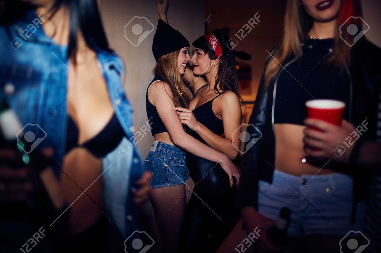 Free pic voyeur web Women fucked by amimal