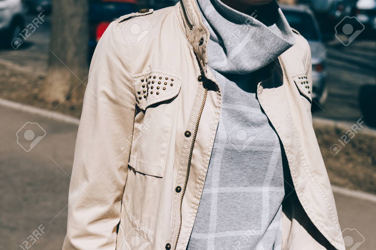 chaqueta beige mujer