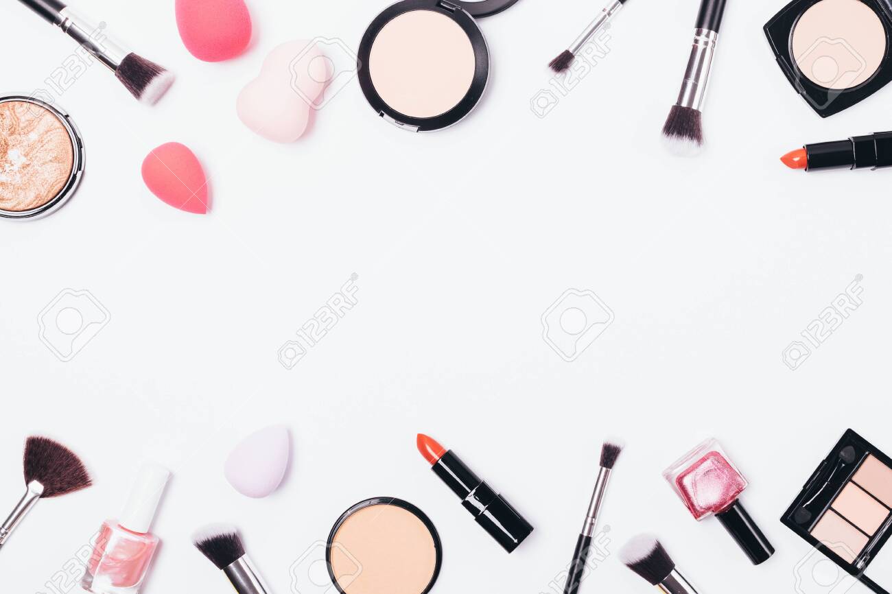 View From Above Women's Cosmetics On White Background With Copy Space. Flat  Lay Frame Of Beauty Products And Accessories For Makeup. 正版图像123RF中国-  高质量免版税图像库. Image 122689715, image size:1300x866