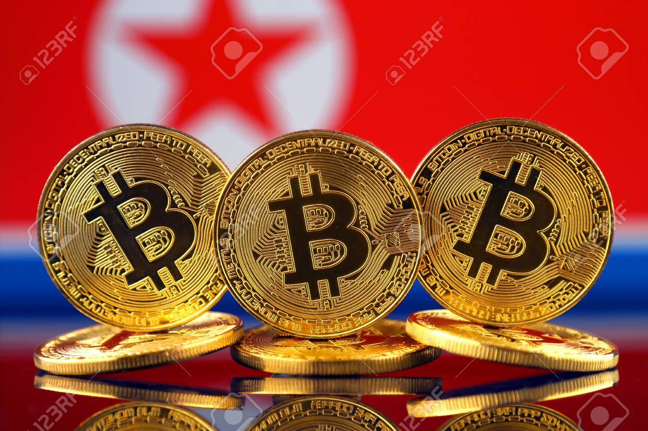 Bitcoin (새로운 가상 화폐) 및 북한 국기의 물리적 버전. Cryptocurrency 및 북한의 Blockchain 기술  투자자를위한 개념적 이미지. 로열티 무료 사진, 그림, 이미지 그리고 스톡포토그래피. Image 89711815