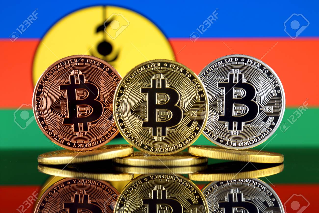 첨단 기술 암호화폐 블록체인 기술 스마트 계약 Ico의 투자자를 위한 비트코인 Btc 및 뉴칼레도니아 플래그 개념적 이미지의 물리적  버전 로열티 무료 사진, 그림, 이미지 그리고 스톡포토그래피. Image 108539521