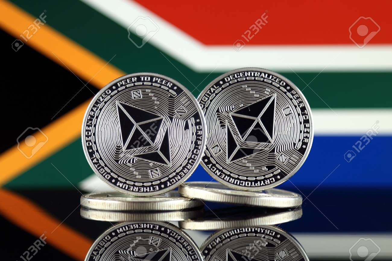 암호화폐 블록체인 기술 스마트 계약 개인 토큰 및 초기 코인 제공 투자자를 위한 이더리움 Eth 및 남아프리카 국기 개념적 이미지의  물리적 버전 로열티 무료 사진, 그림, 이미지 그리고 스톡포토그래피. Image 108607004