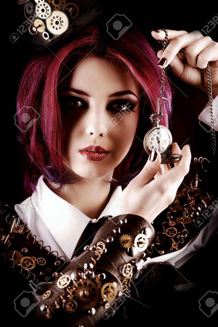 暗い背景にポーズをとって様式化されたスチーム パンク衣装の女の子 キャラクター の写真素材 画像素材 Image 26966967