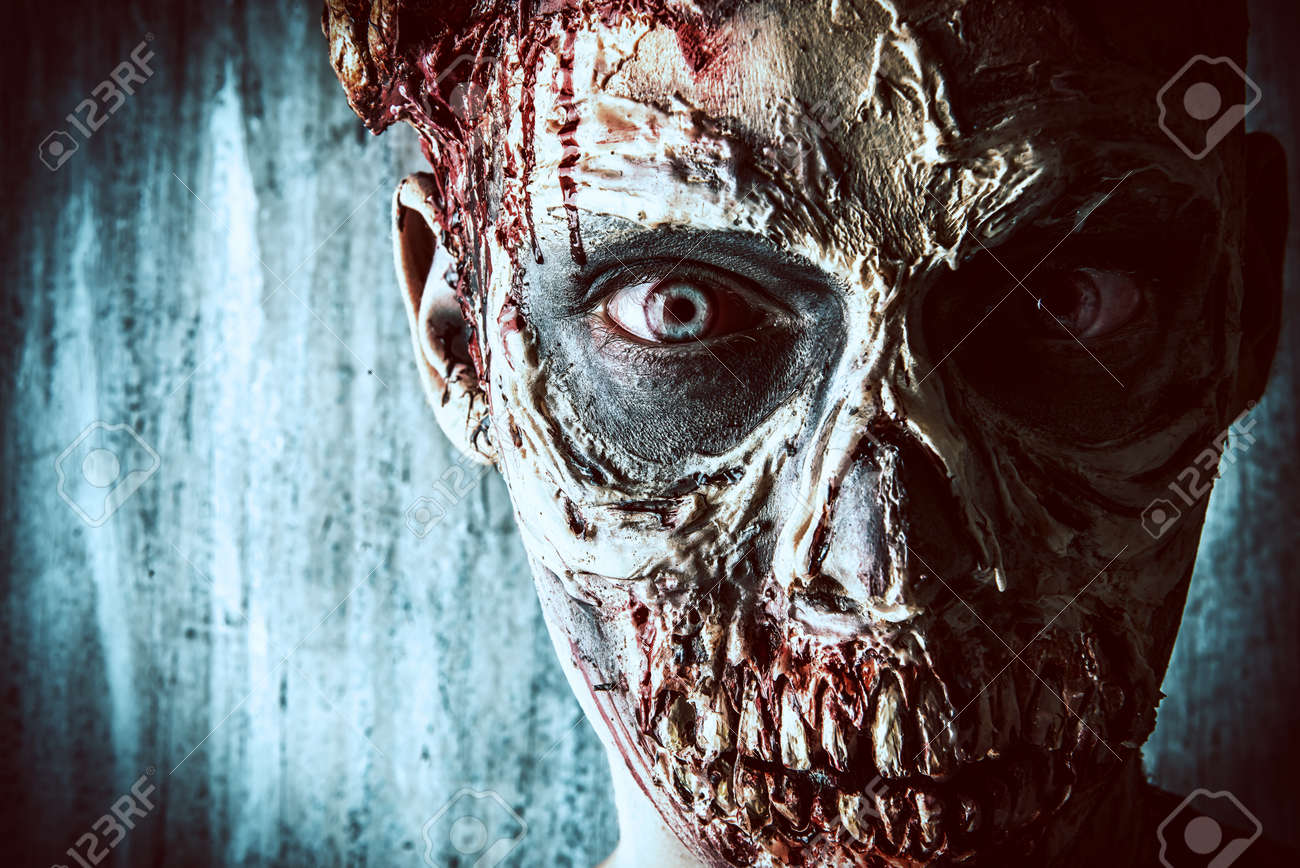 恐ろしい怖いゾンビ男のクローズ アップの肖像画 ホラー ハロウィーン の写真素材 画像素材 Image 恐ろしい怖いゾンビ男のクローズ アップの肖像画 ホラー ハロウィーン の写真素材 画像素材 Image
