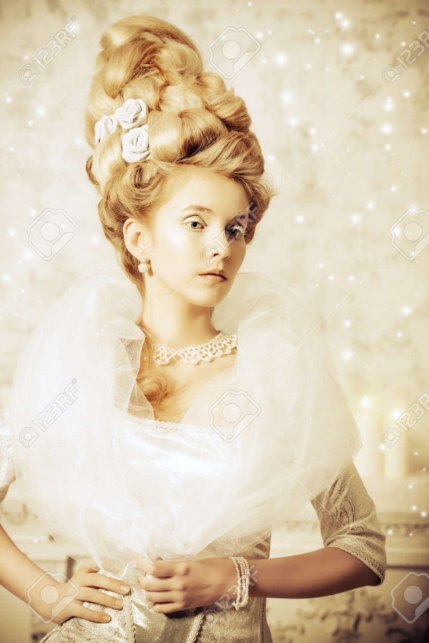 バロックスタイル 女性の肖像画 ファッションの豪華な中世ドレスとビンテージ スタイルの高い