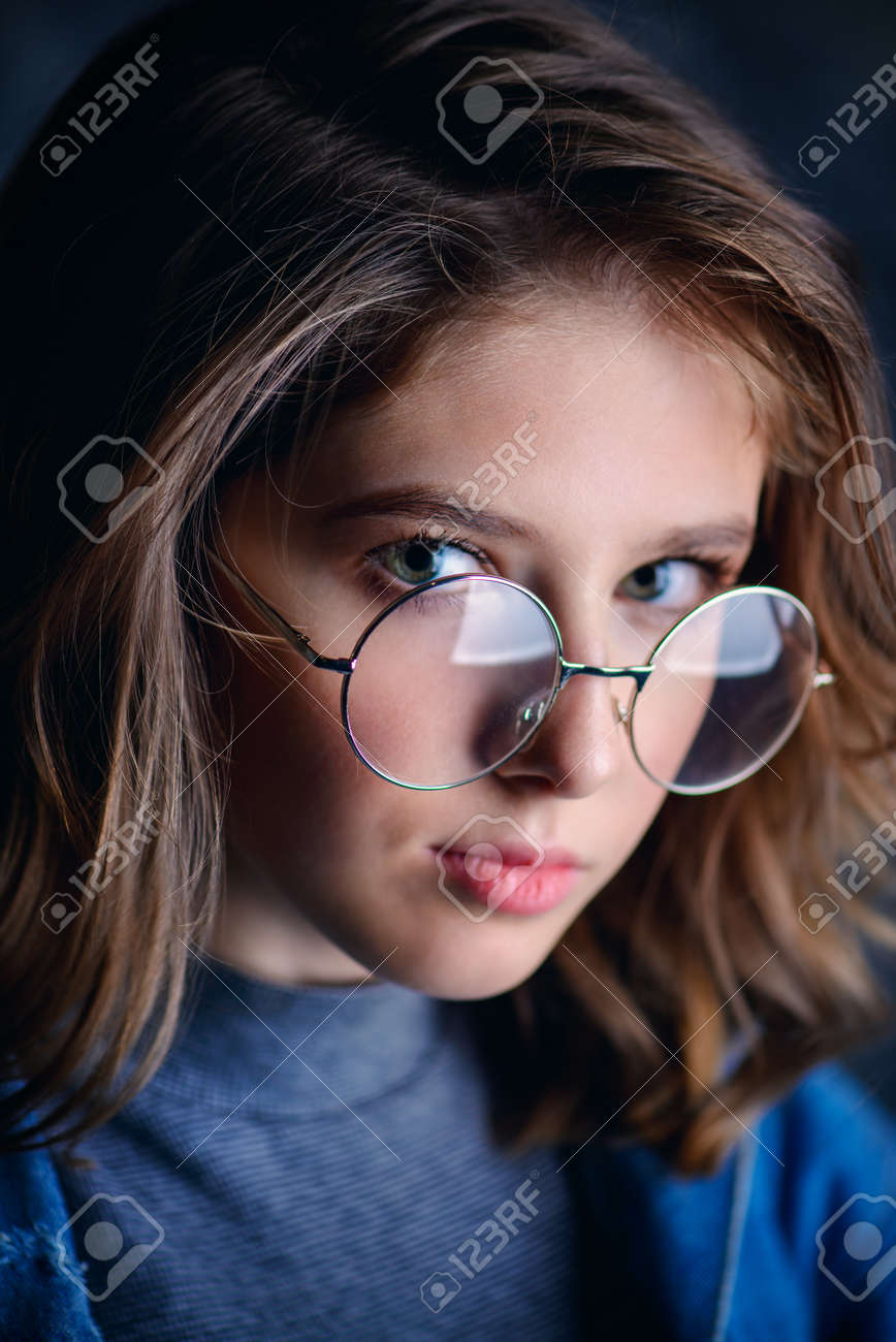 girl goggles image