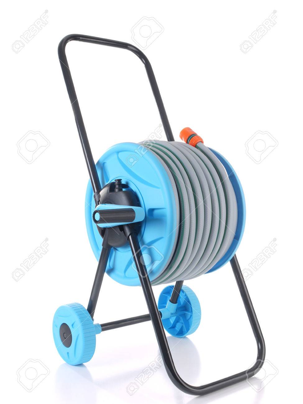 Gartenschlauch Auf Einem Blauen Rolle Uber Weissem Hintergrund Gewickelt Lizenzfreie Fotos Bilder Und Stock Fotografie Image 26349981