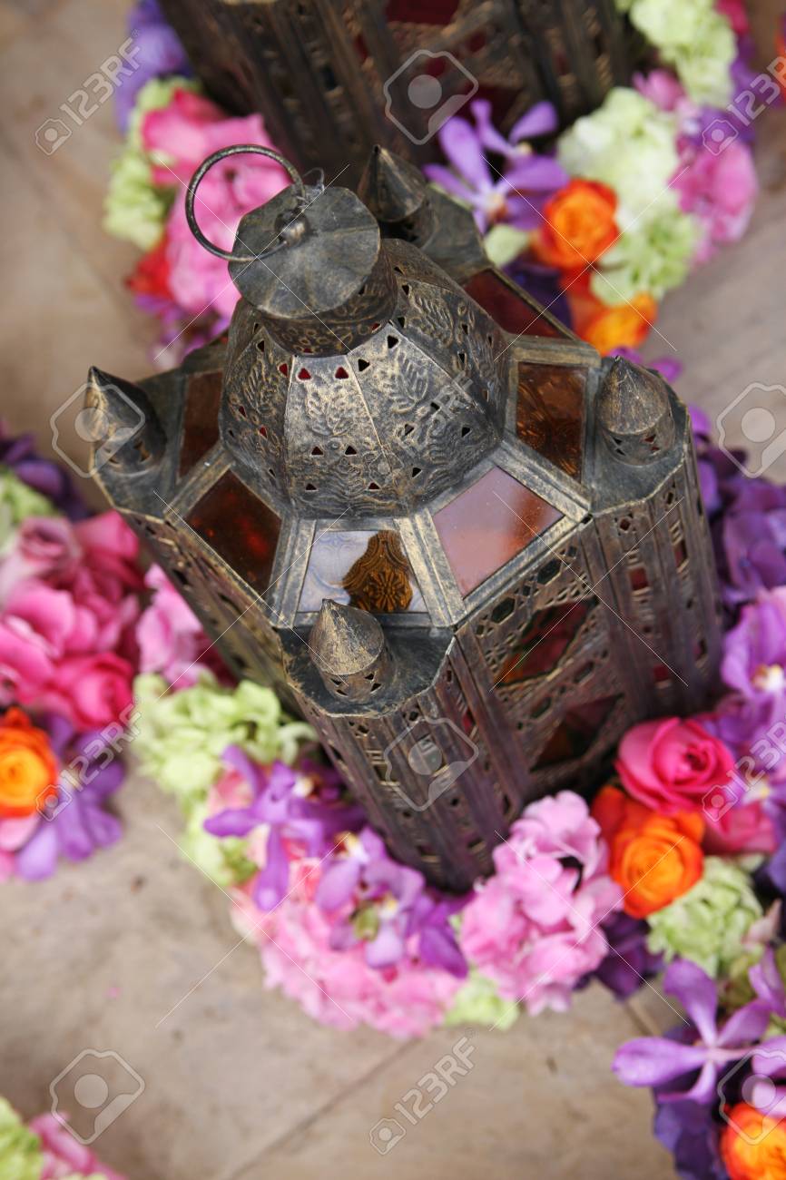 アラビア語の花ランプ の写真素材 画像素材 Image