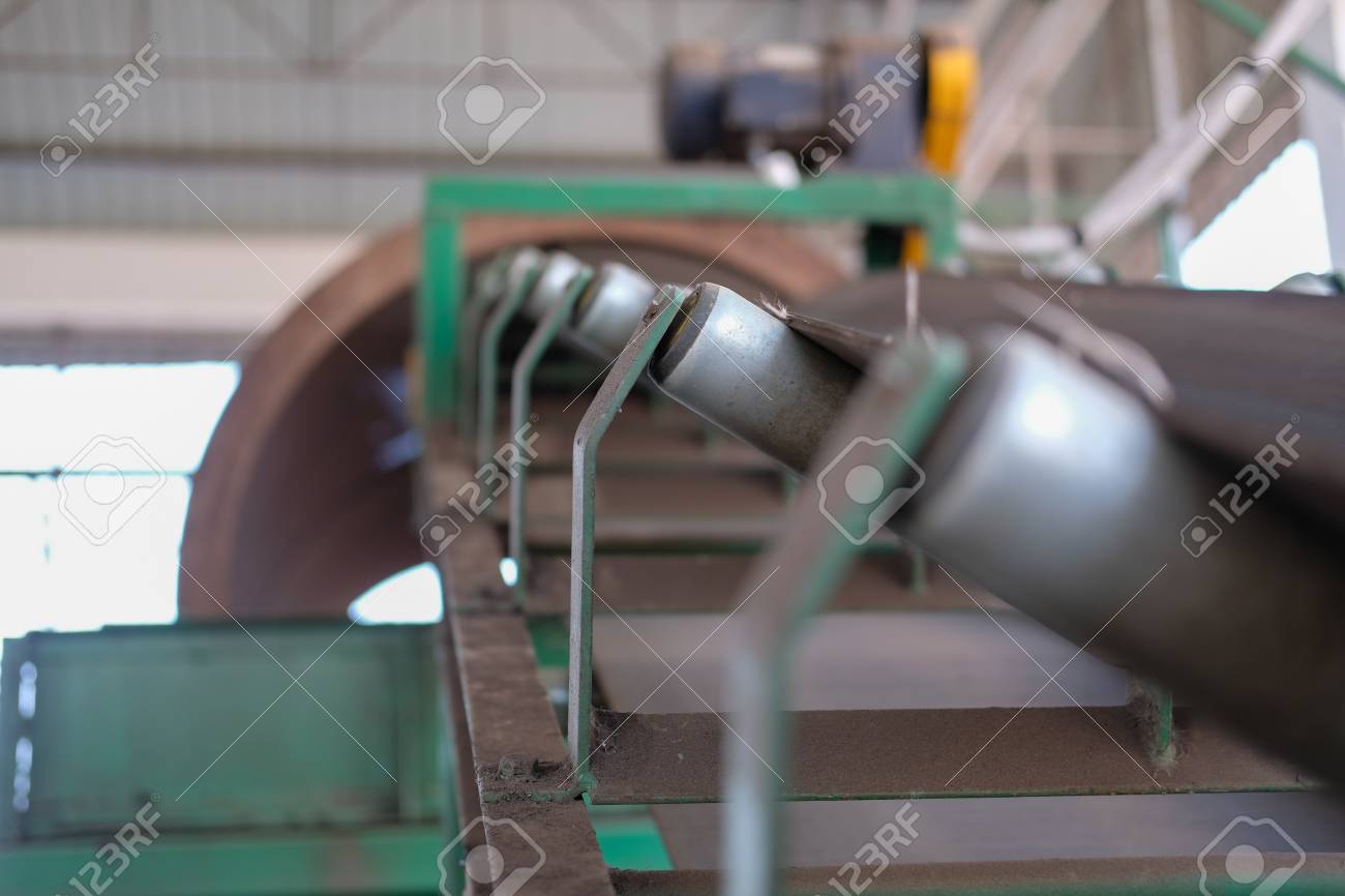 fertilizer conveyor