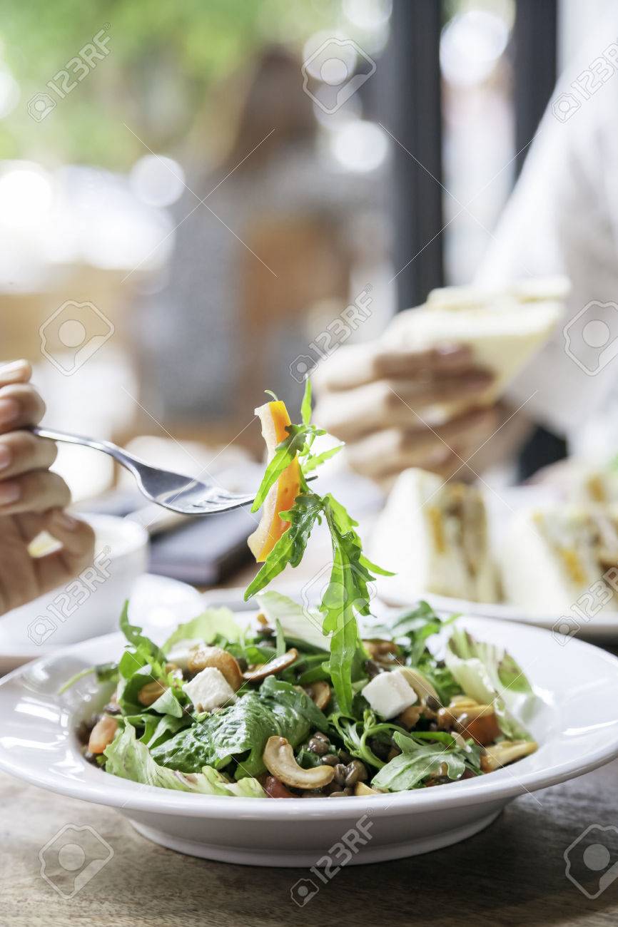 two people having a business meeting over lunch - 43281791 two people having a business meeting over lunch - 43281791