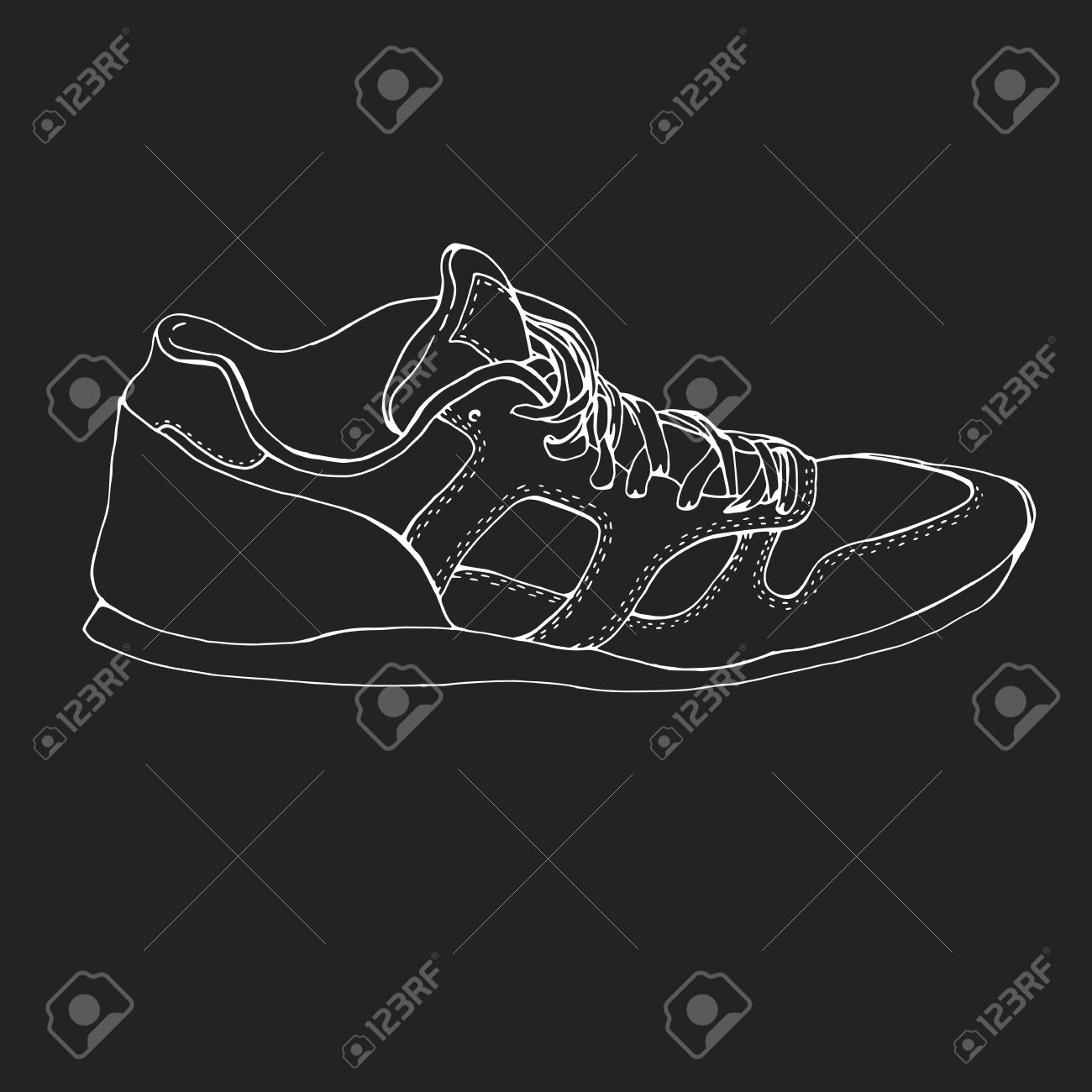 手書きスポーツを実行している靴の記号 アイコン フィットネス スニーカーをスケッチします 空白スニーカー テンプレット オリジナルのデザイン 黒板上で分離ベクトル スニーカー のイラスト素材 ベクタ Image
