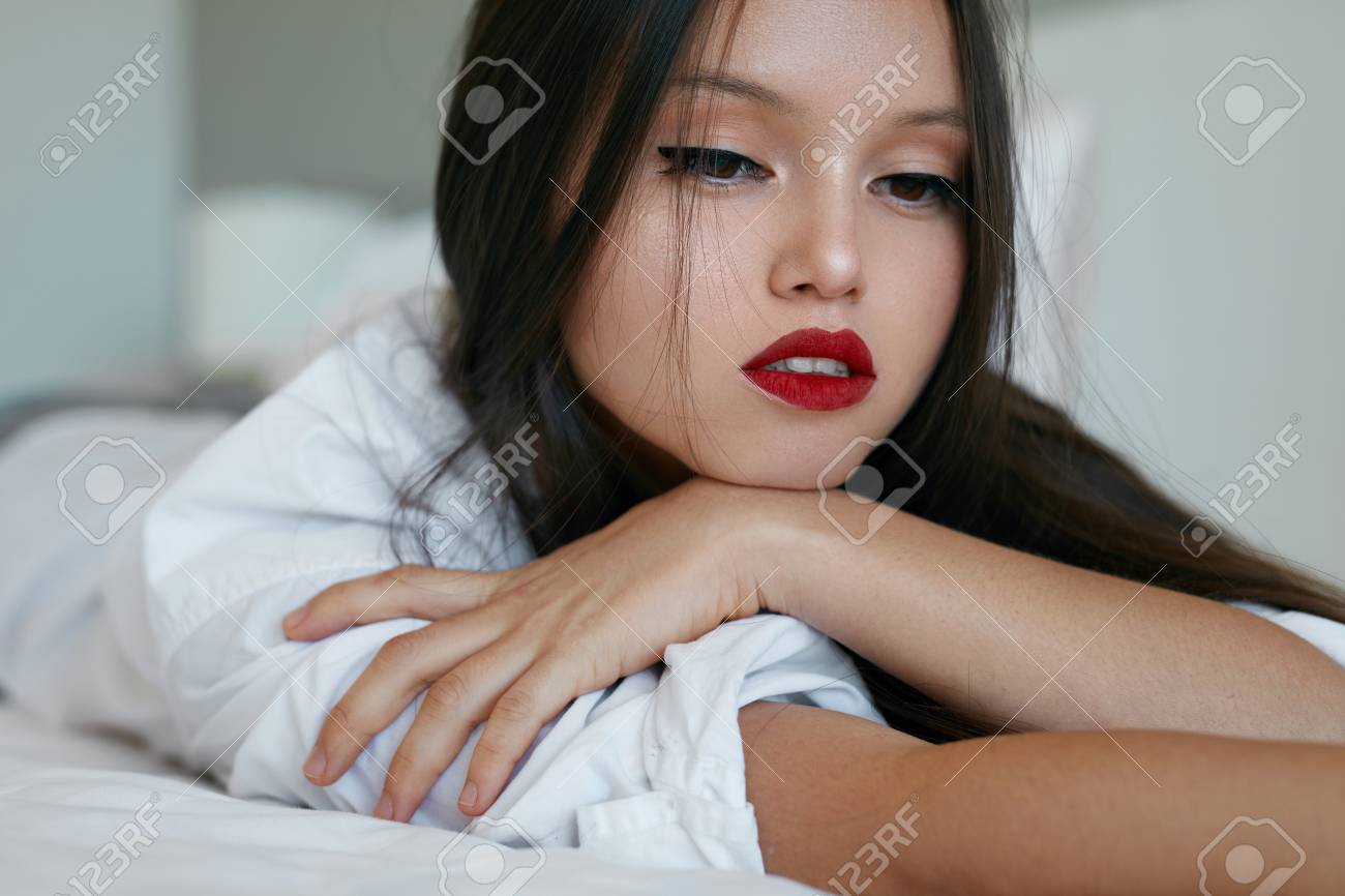 red lips white shirt