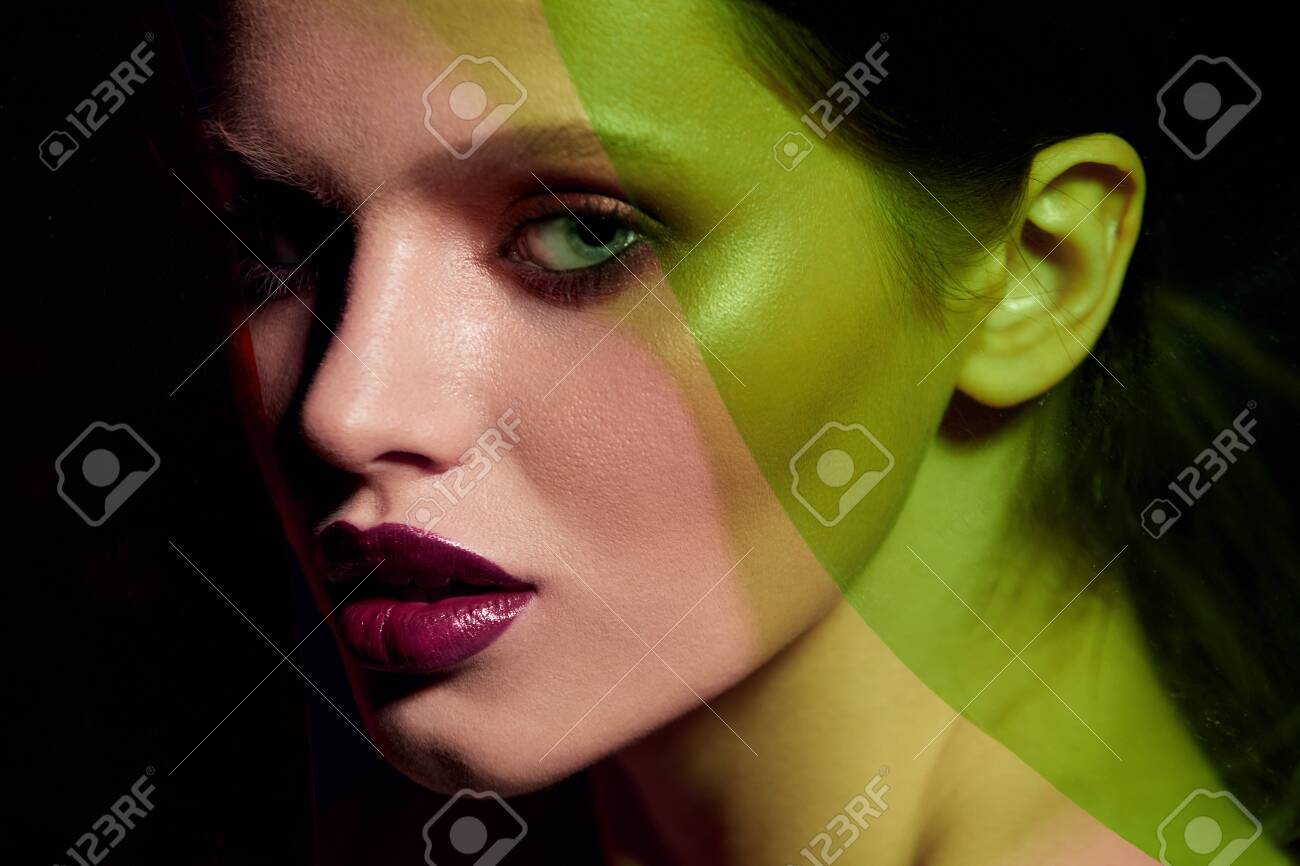 glow in the dark lipstick