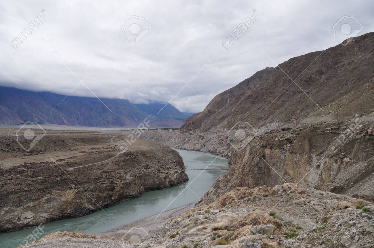 3 つの山のジャンクション カラコルム ヒンドゥークシュ山脈 ヒマラヤ山脈 ビューのポイントの北パキスタン の写真素材 画像素材 Image
