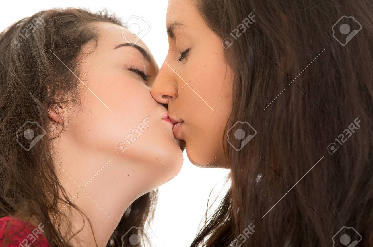 きれいなレズ画像 白で隔離のキス愛の美しいレズビアン カップルの肖像画の写真素材・画像素材 Image 37341504