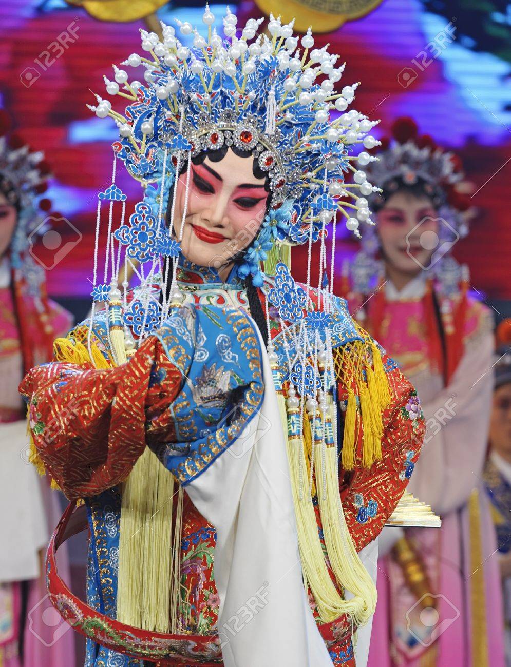 成都 6 月 4 日 西南地区の劇場で 25 中国ドラマ梅の花賞競争で競う