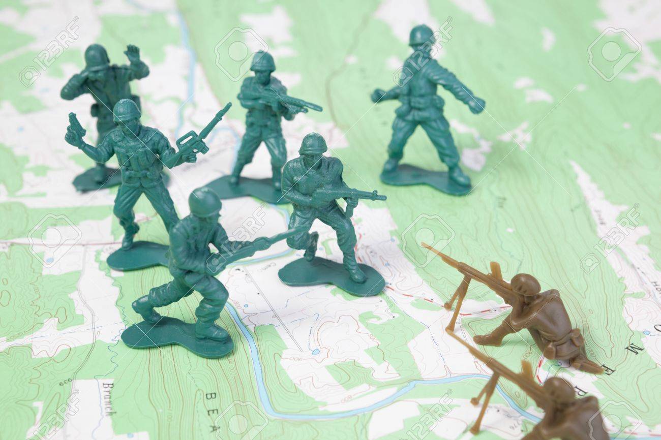 army men fighting