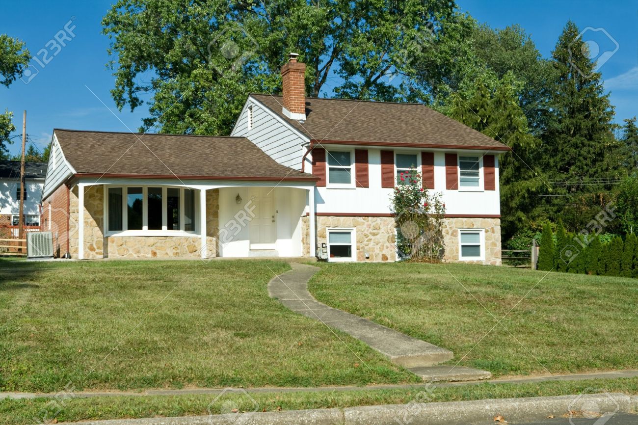 1960 House 1960's era split level house in suburban philadelphia, pa stock 1960 House 1960's era split level house in suburban philadelphia, pa stock