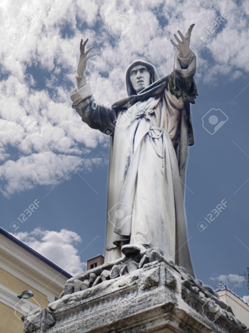 フェラーラ イタリアのサヴォナ ローラの像 サヴォナローラは異端審問の頭だったし 彼自身はイタリア フィレンツェの Satke で焼かれました の写真素材 画像素材 Image フェラーラ イタリアのサヴォナ ローラの像 サヴォナローラは異端審問の頭だったし 彼自身はイタリア フィレンツェの Satke で焼かれました の写真素材 画像素材 Image