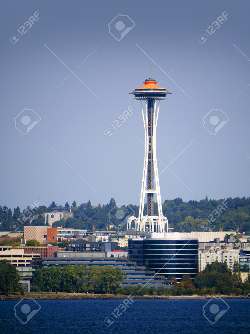 14k solide Poli 3-D Seattle Space Needle charme Nouveau Pendentif or jaune 14k solide Poli 3-D Seattle Space Needle charme Nouveau Pendentif or jaune