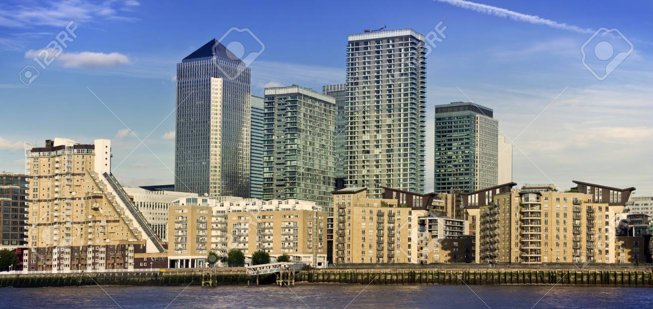 カナリー ワーフ ロンドンの金融街の有名な高層ビル このビューには クレディ スイス モルガン スタンレー Hsbc グループ本社 カナリー ワーフ タワー シティ グループ センター 新しい集合住宅が含まれます の写真素材 画像素材 Image カナリー ワーフ ロンドンの金融街の有名な高層ビル このビューには クレディ スイス モルガン スタンレー Hsbc グループ本社 カナリー ワーフ タワー シティ グループ センター 新しい集合住宅が含まれます の写真素材 画像素材 Image