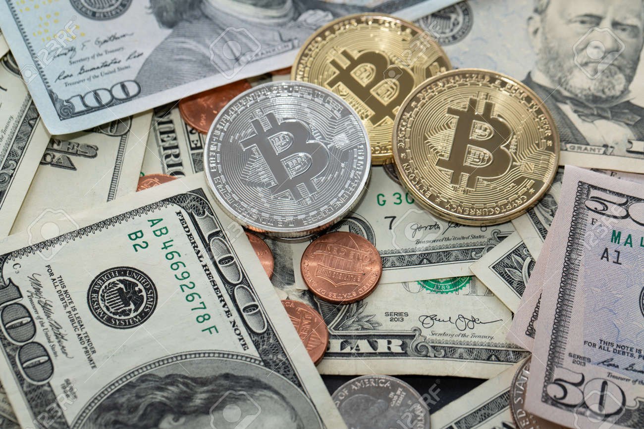 ドル紙幣のビットコインコイン、50ドル札。米国通貨とBTC暗号通貨の写真素材・画像素材 Image 183369367
