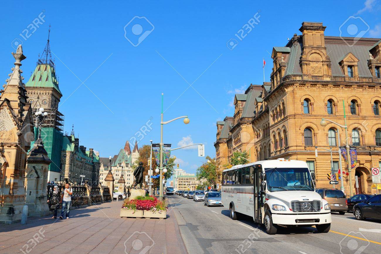 Immagini Stock Ottawa Canada 8 Settembre Ottawa Via Della Citta Vista L 8 Settembre 2012 A Ottawa In Canada Con Popolazione Di 883 391 Come Nel 2011 E Come La Capitale Del