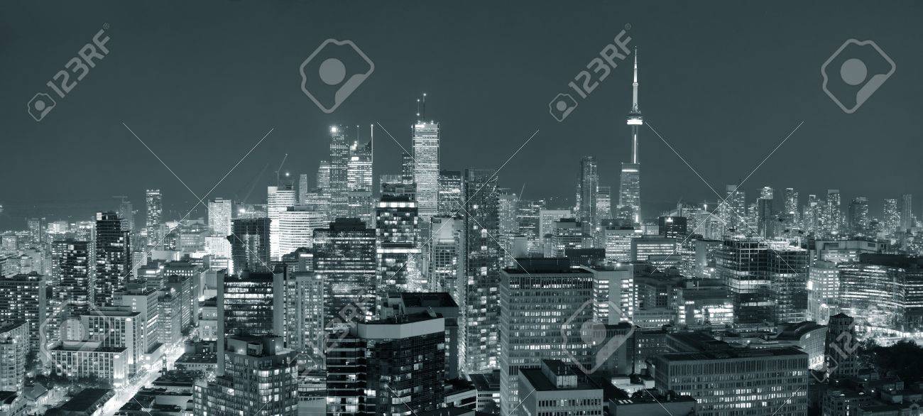 Toronto Au Crepuscule Avec La Ville Lumiere Et Paysage Urbain Avec