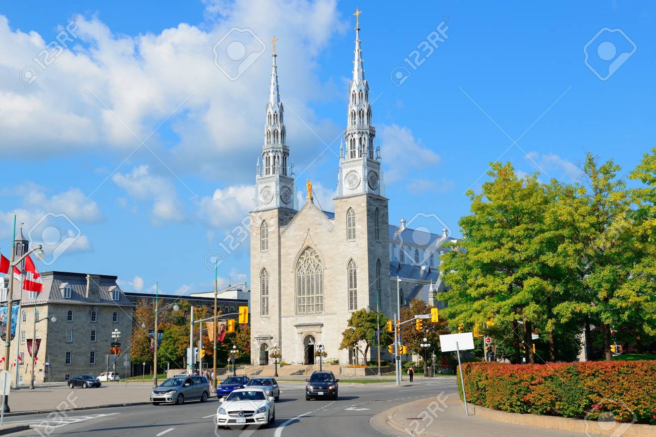 Immagini Stock Ottawa Canada 8 Settembre Ottawa Via Della Citta Vista L 8 Settembre 2012 A Ottawa In Canada Con Popolazione Di 883 391 Come Nel 2011 E Come La Capitale Del