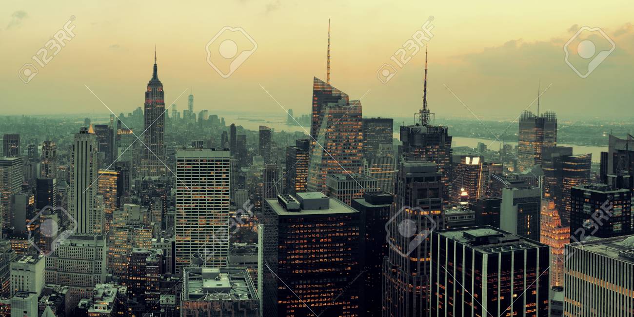 ニューヨーク市の高層ビル屋上都市ビュー の写真素材 画像素材 Image