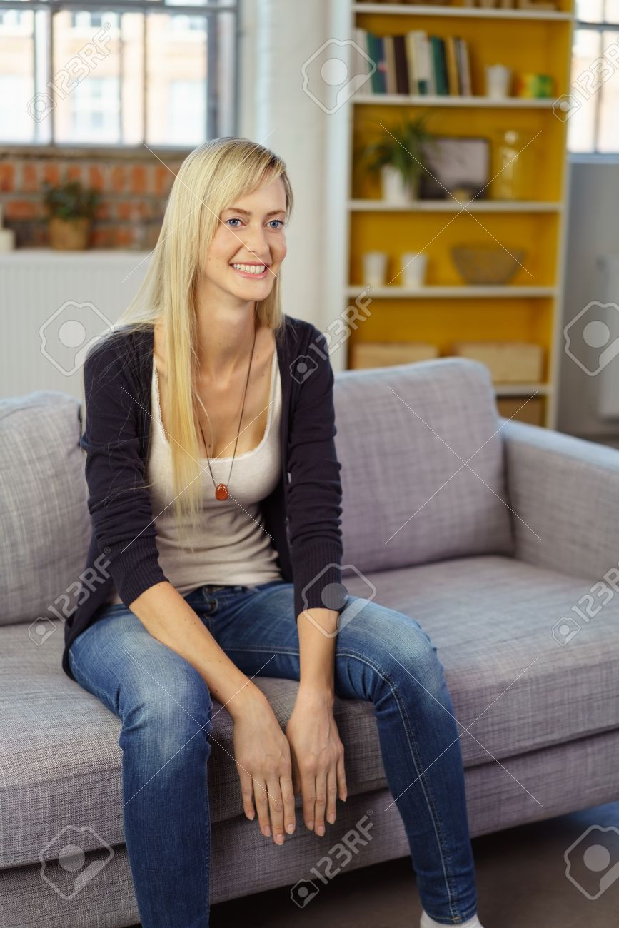 Girls Mit Engen Jeans Girls Mit Engen Jeans