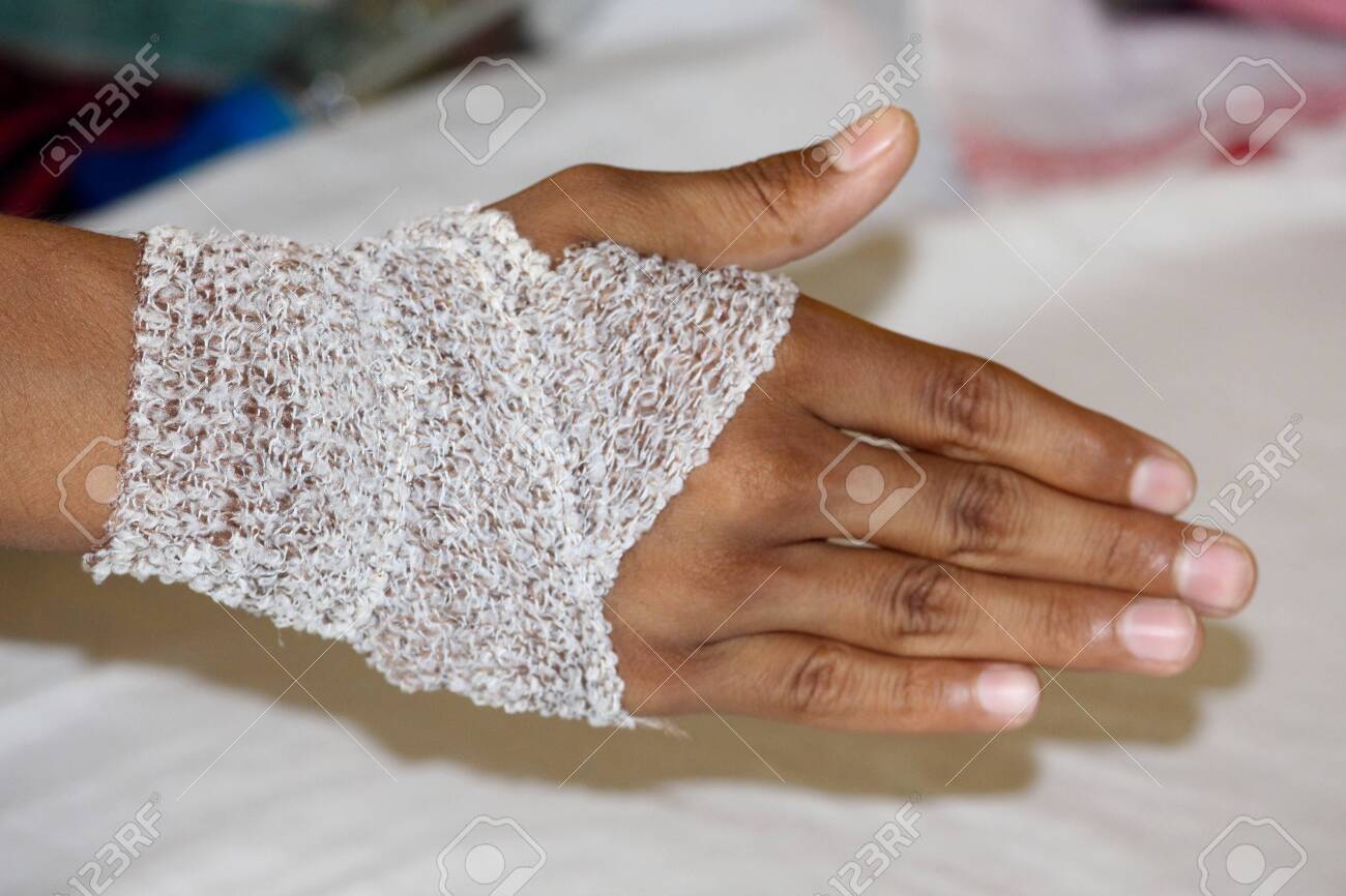 dressing hand pic