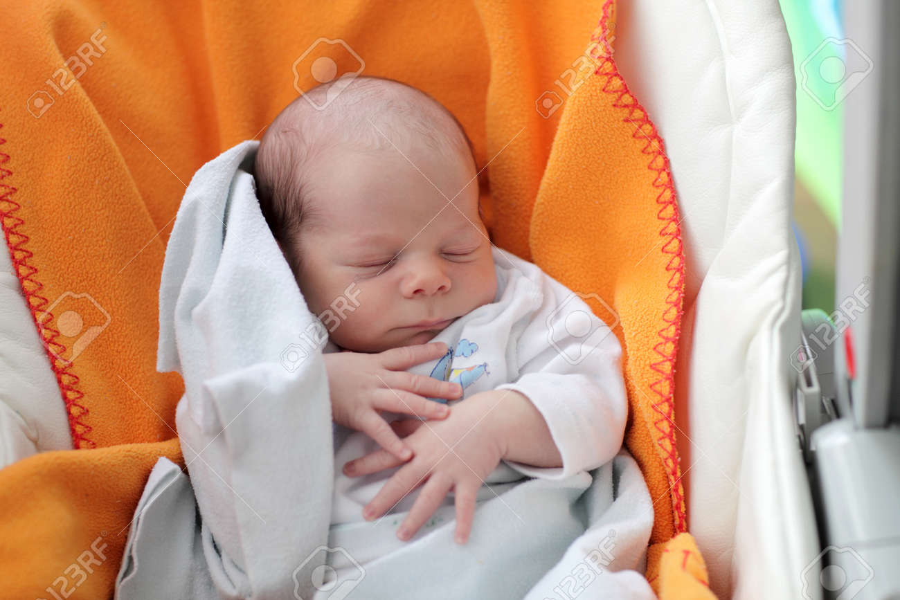 コース 万一に備えて 本を読む 赤ちゃん 寝る 椅子 Ing By Niimi Jp