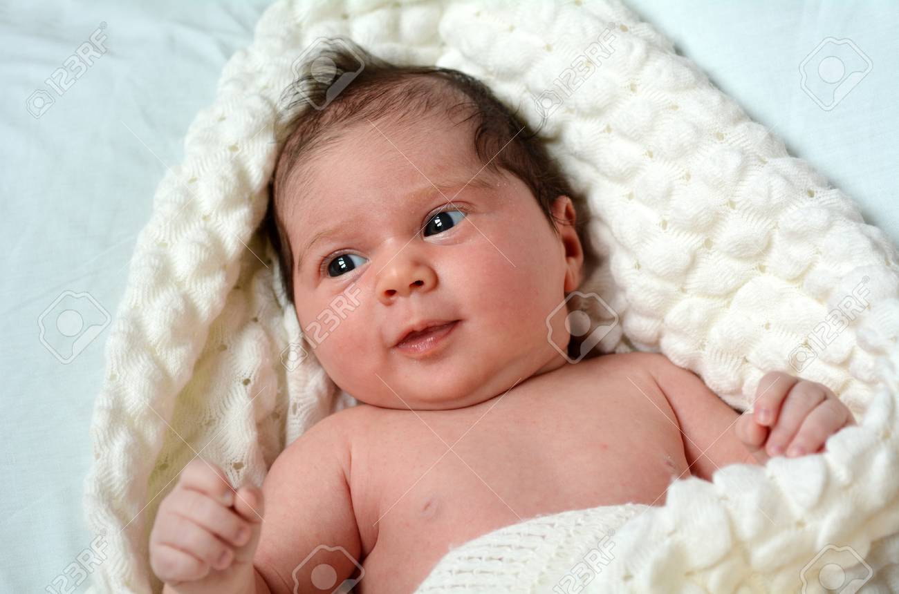 newborn baby up to 4 weeks old