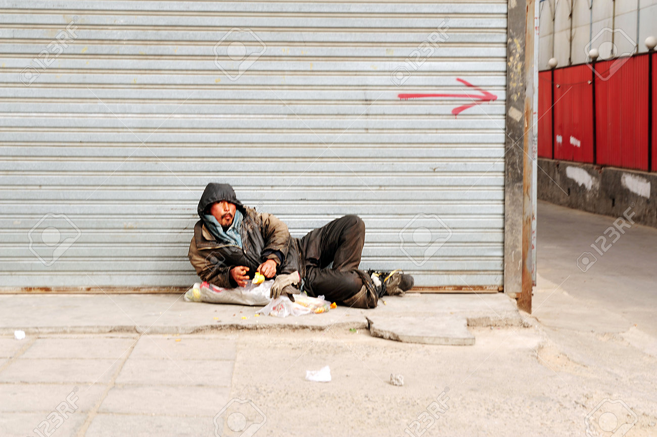 北京 - 3 月 13:Chinese 1 日 1 ドル未満で中国で 1 億 3500 万人より 2009 年 3 月 13 日  Beijing,China.More でのホームレスの写真素材・画像素材 Image 46257793